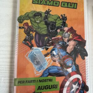ART. P129450 VIRCA BIGLIETTO AVENGERS CON SCRITTA ESTERNA: "SIAMO QUI PER FARTI I NOSTRI AUGURI"
